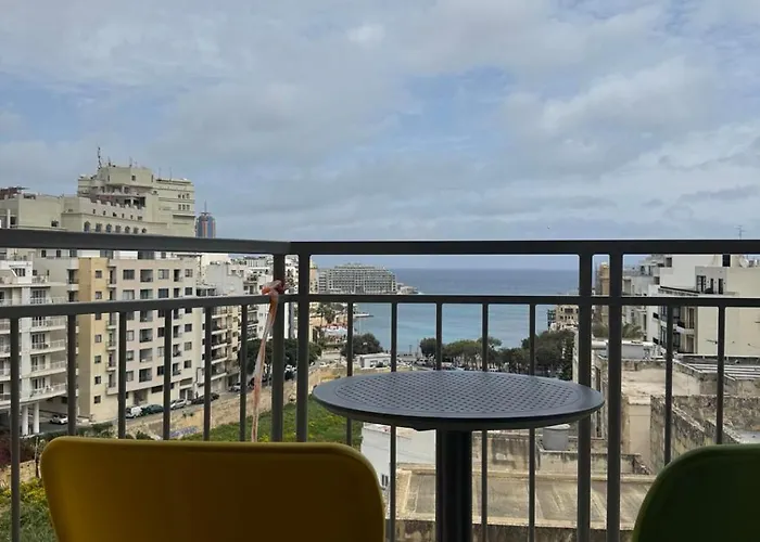 1 Bedrm Apt Seaview Balluta Bay