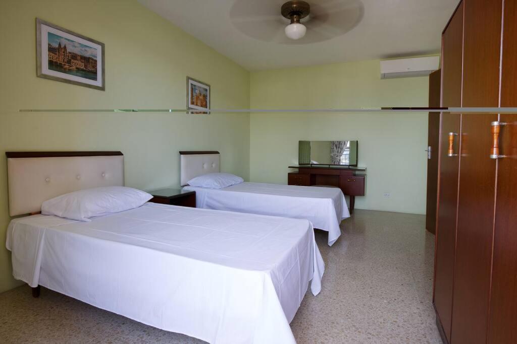 1 Bedrm Seaview Balluta Bay Apartamento St. Julian's